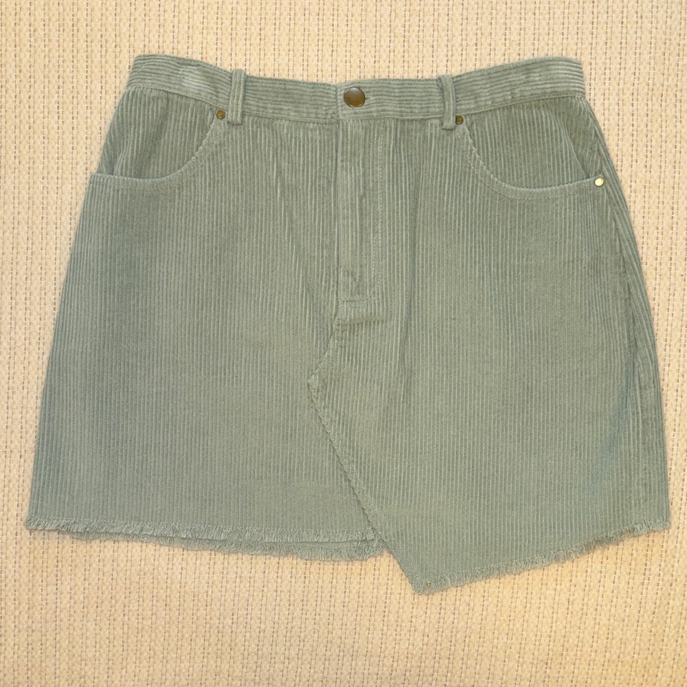 fab'rik Sage Green Corduroy Skirt Zip Front Asymmetric Hem NWT Size Medium